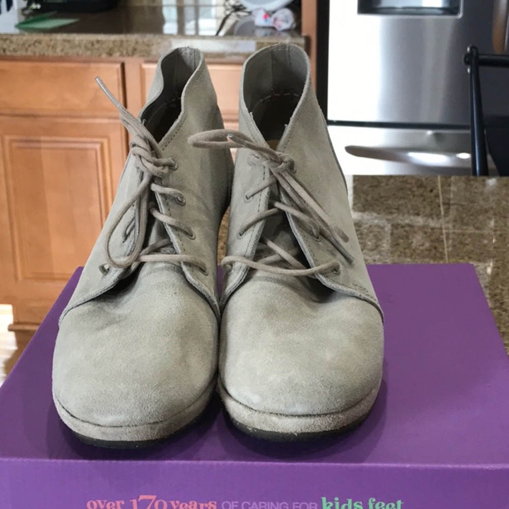 Clark’s booties - Picture 2 of 5